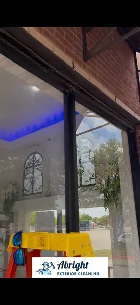 Storefront Window Washing