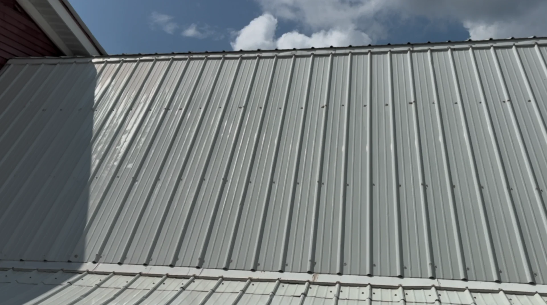 Metal roof panels in Mountain View Arkansas after soft washing