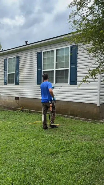 Mobile home vinyl siding after soft washing in Mountain View Arkansas