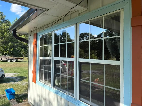 Finished front windows after cleaning in Mountain View, AR